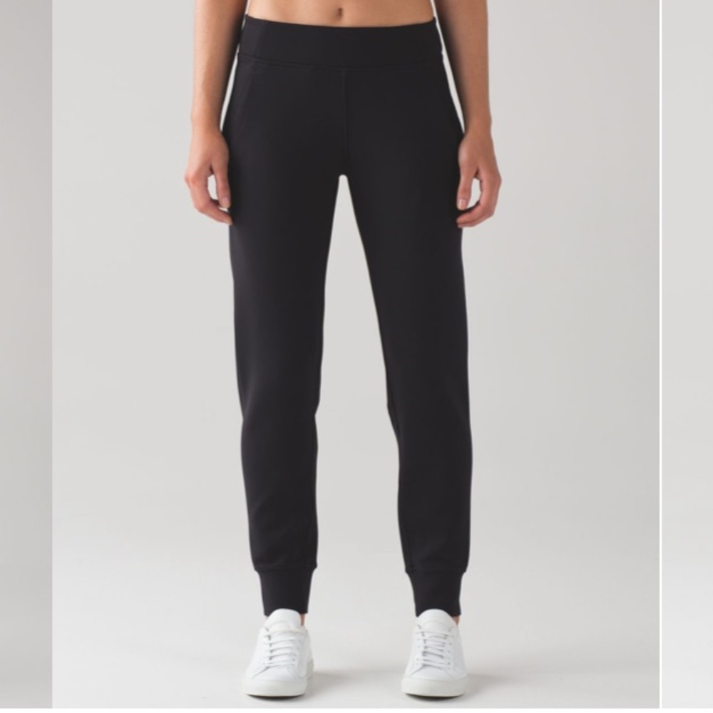 Lululemon embrace the space pants size 6 black